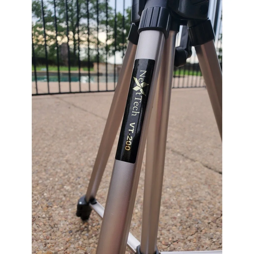 NexxTech VT-200 Tripod 52